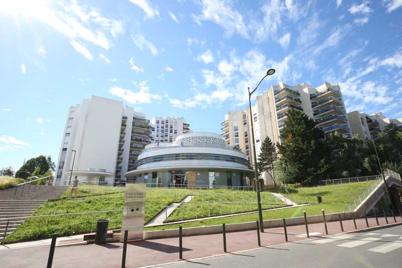 Nouvelle place des Rotondes depuis le Bd Berlioz